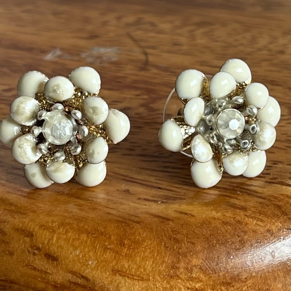Goldtone Single Floral Post Earrings Cream Enamel Tip Petals Rhinestone Center
